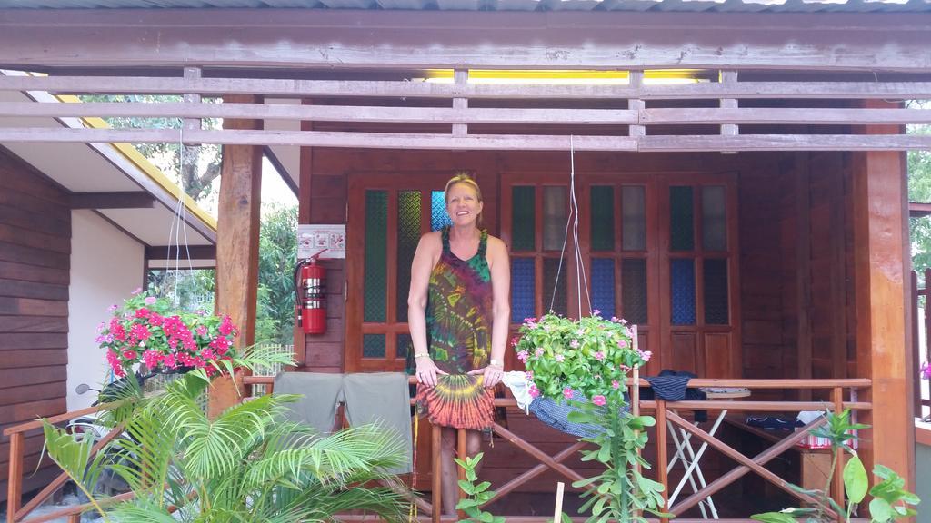 Happy Guesthouse Bungalow Sukhothai Exterior photo