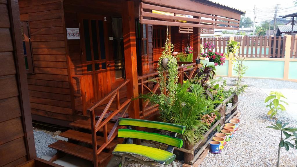 Happy Guesthouse Bungalow Sukhothai Exterior photo