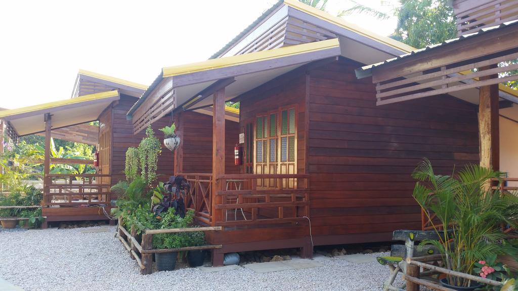 Happy Guesthouse Bungalow Sukhothai Exterior photo
