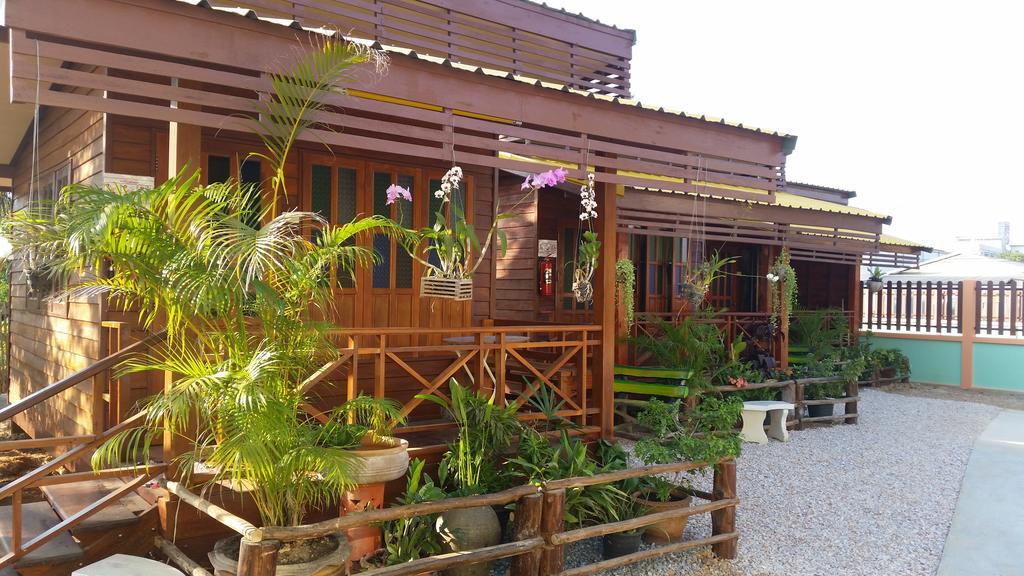 Happy Guesthouse Bungalow Sukhothai Exterior photo