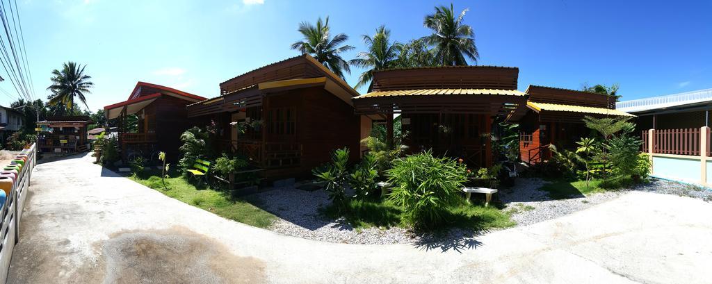 Happy Guesthouse Bungalow Sukhothai Exterior photo