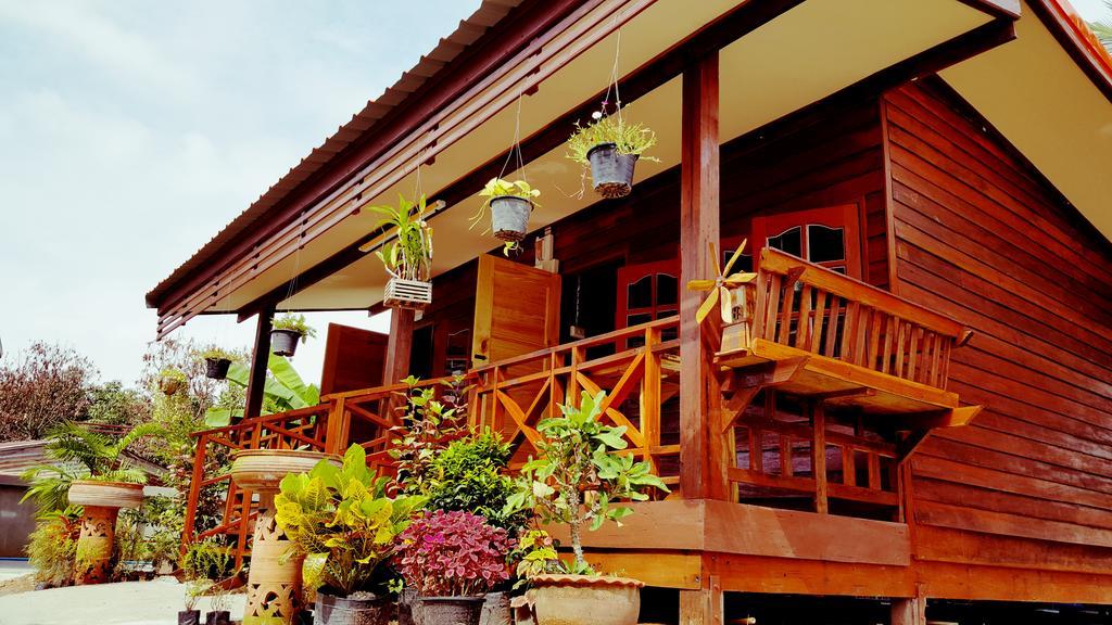 Happy Guesthouse Bungalow Sukhothai Exterior photo