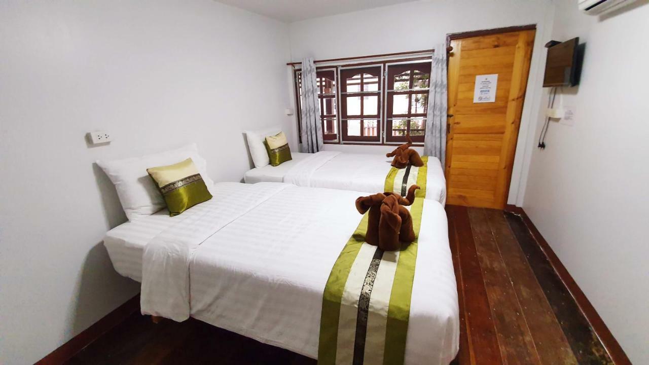 Happy Guesthouse Bungalow Sukhothai Exterior photo