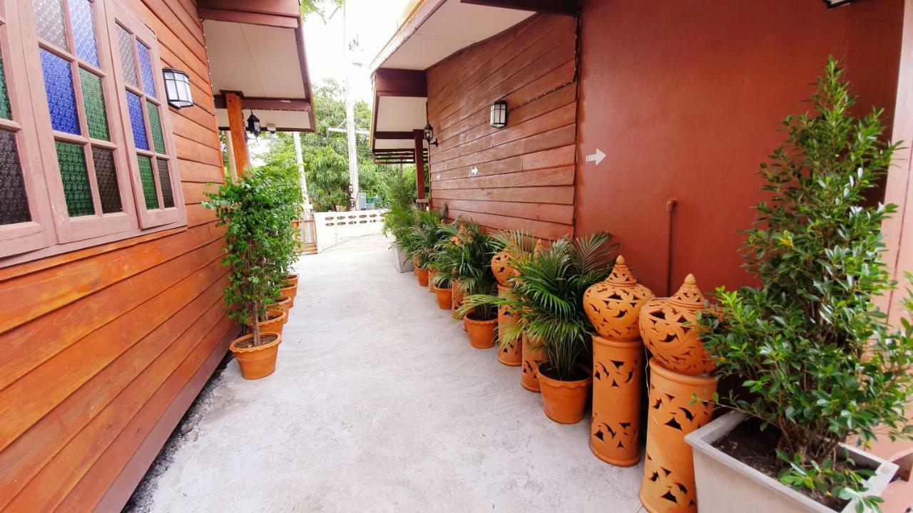 Happy Guesthouse Bungalow Sukhothai Exterior photo